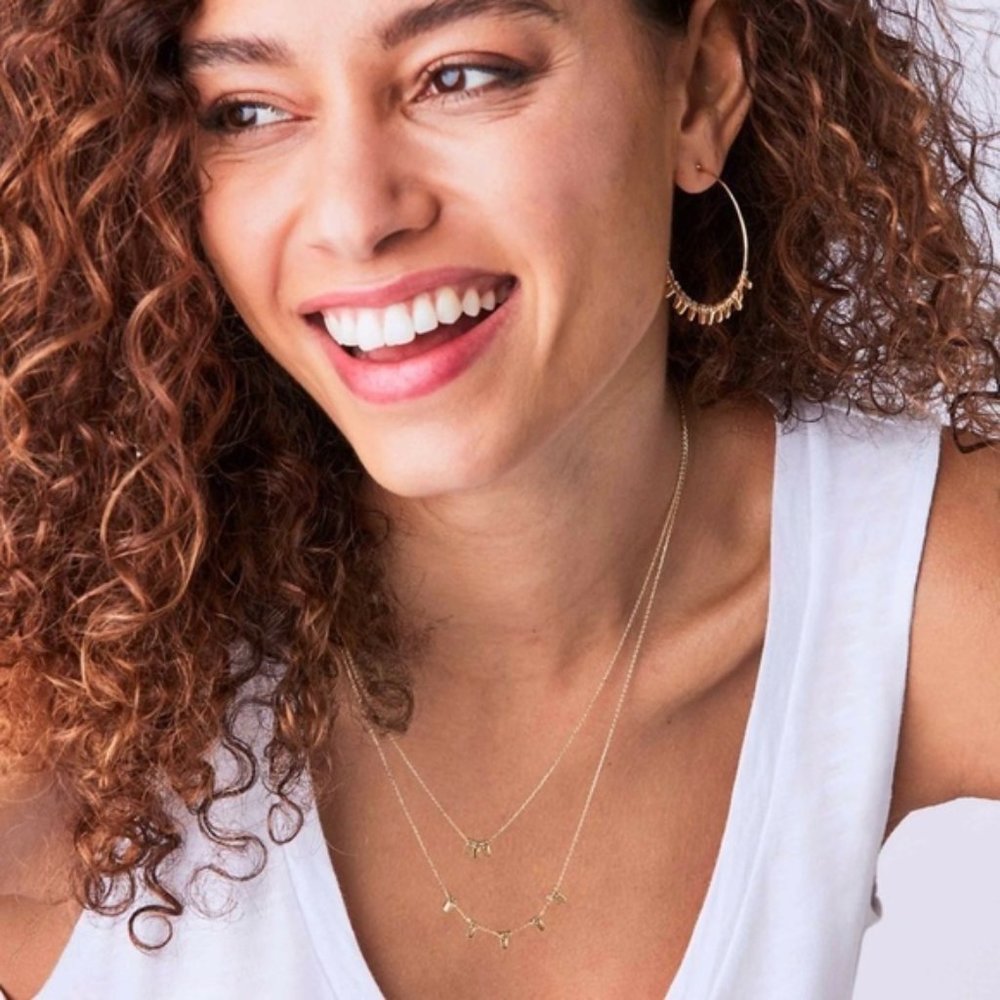 :: Stella & Dot [GOLD] Delicate Petal Necklace - Picture 4 of 14